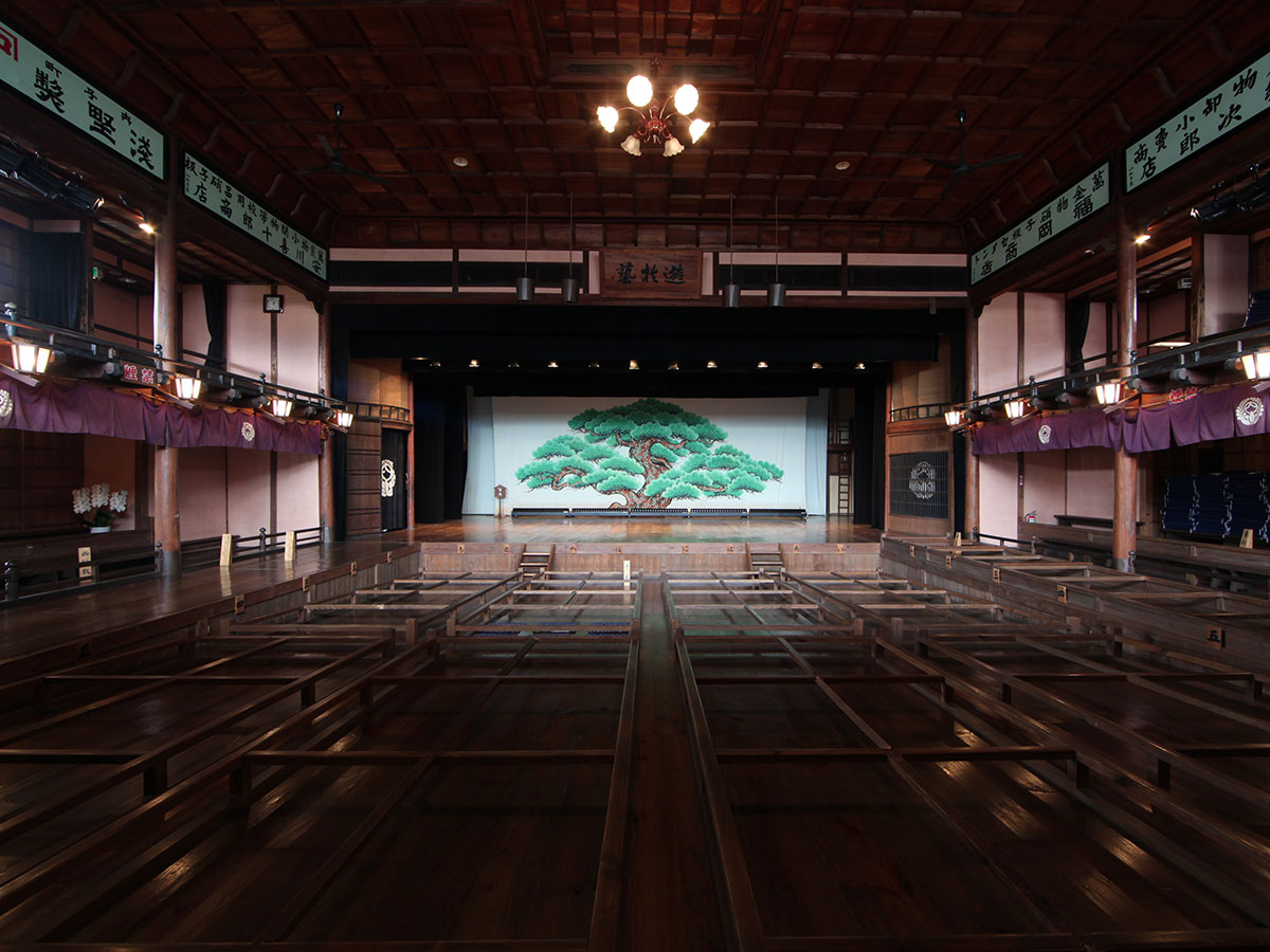 Yokaichi Gokoku Machinami_4