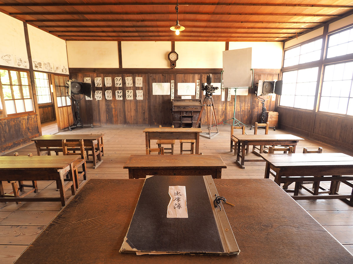 Twenty-four Eyes Movie Village_1